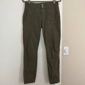 Prana Size 4 Essex Cargo Pants Olive Green hiking Mid Rise Skinny canvas